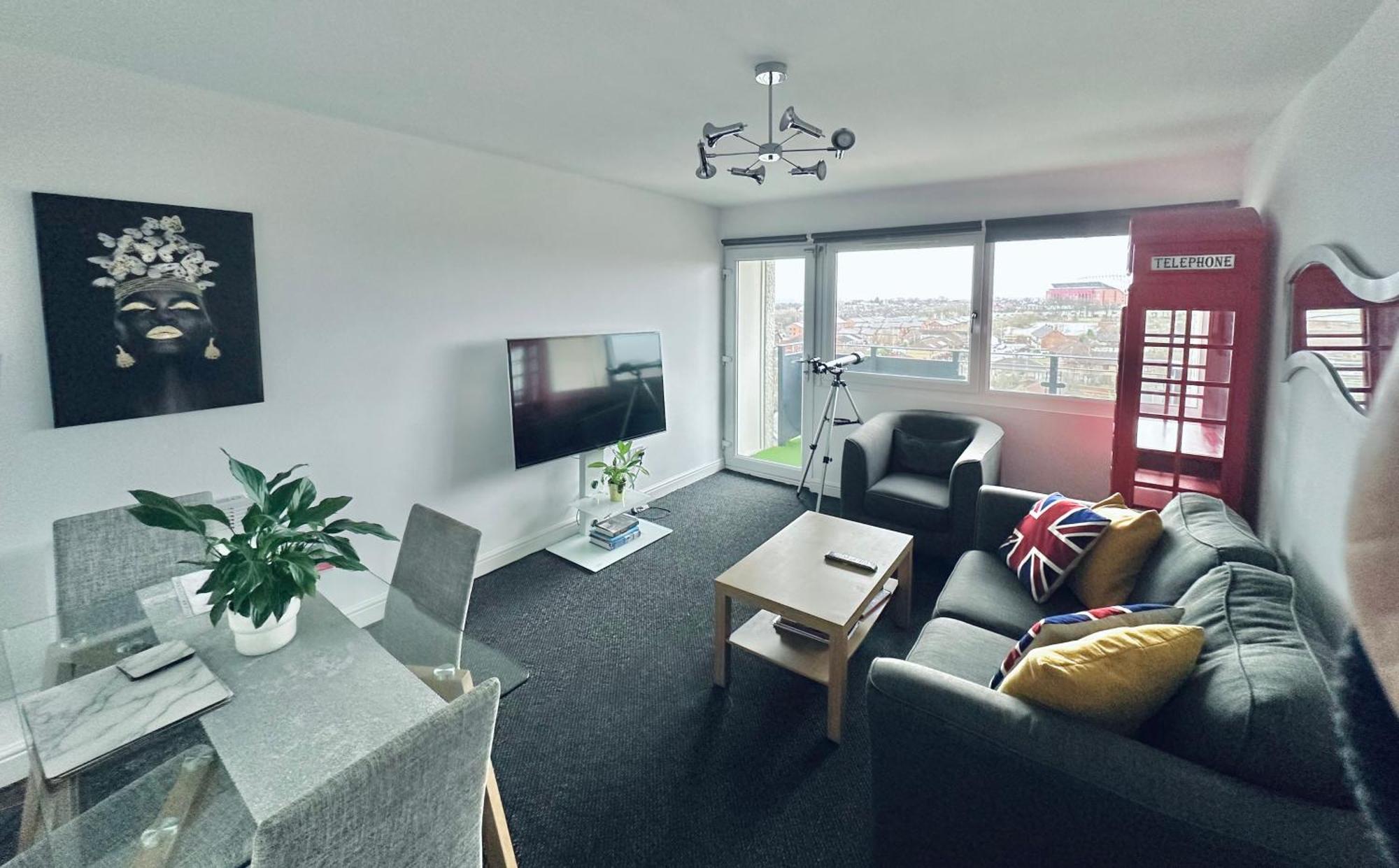 Unique View Of Anfield Stadium - Charming 2 Bedroom Apartment In Liverpool With Parking Extérieur photo