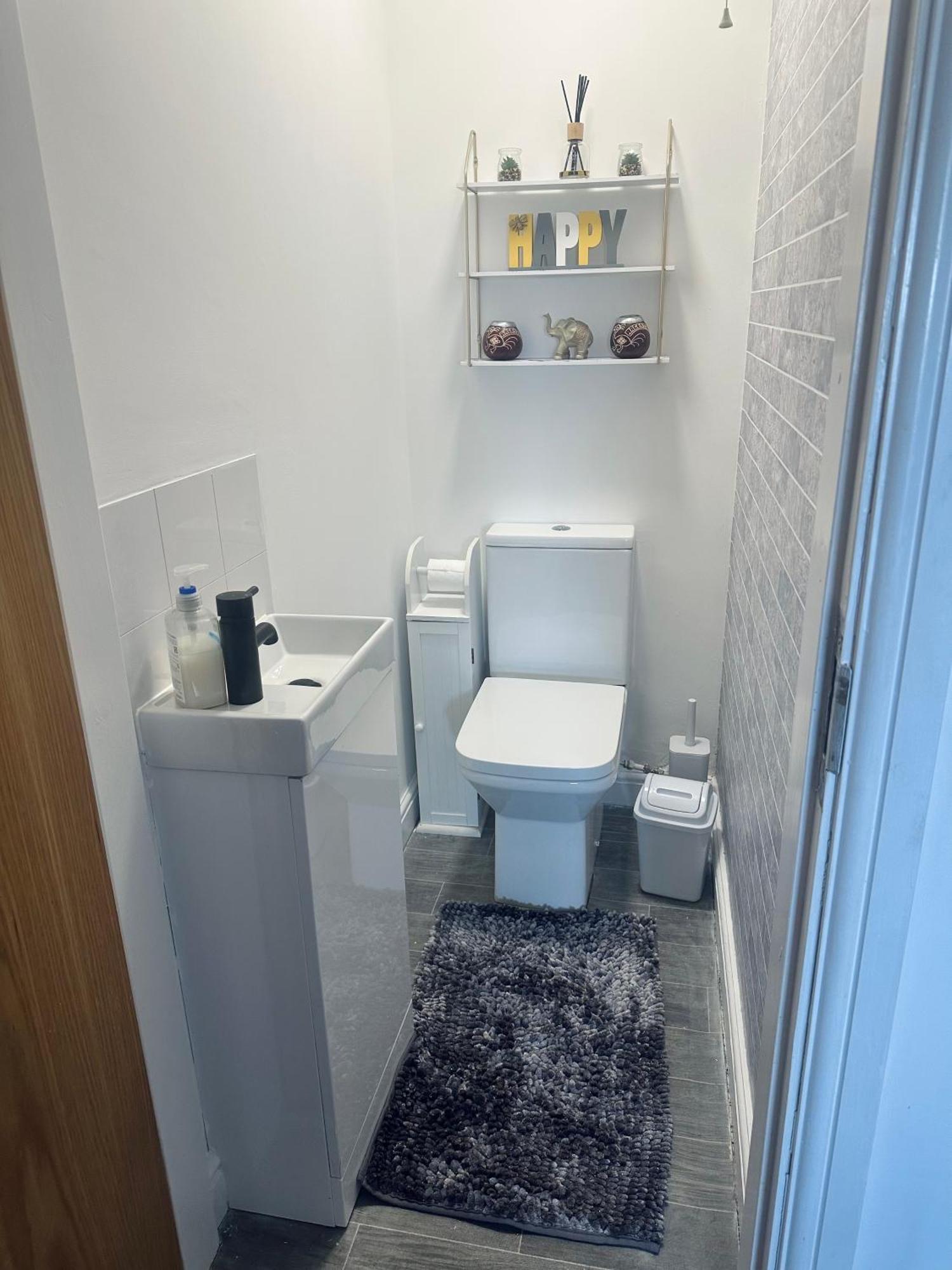 Unique View Of Anfield Stadium - Charming 2 Bedroom Apartment In Liverpool With Parking Extérieur photo